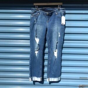 Maternity Boyfriend Jeans . Women's Size: Medium {8-10} . Time and Tru . N W T's